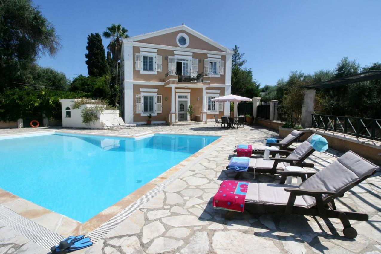 Durrell Corfu Strawberry-Pink Villa Perama  Buitenkant foto