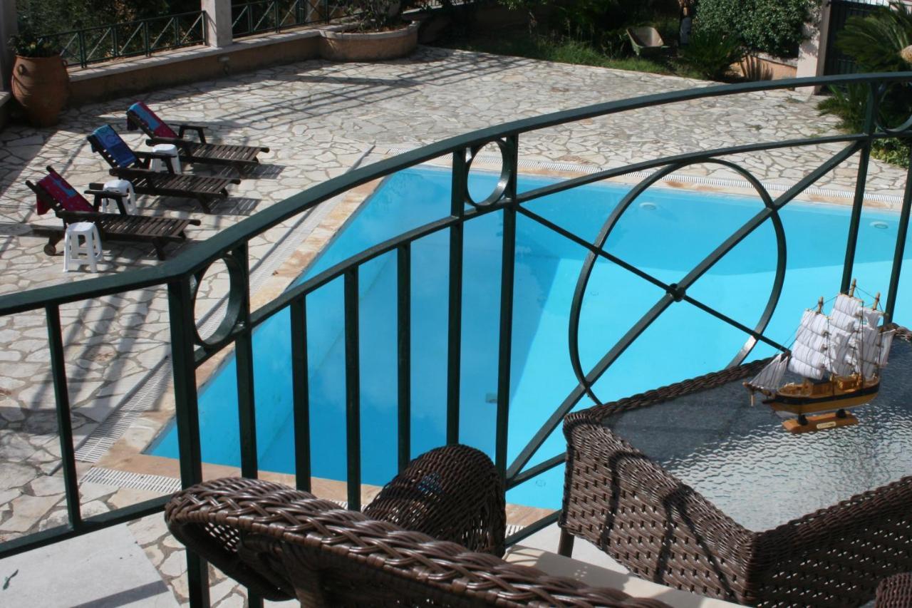Durrell Corfu Strawberry-Pink Villa Perama  Buitenkant foto